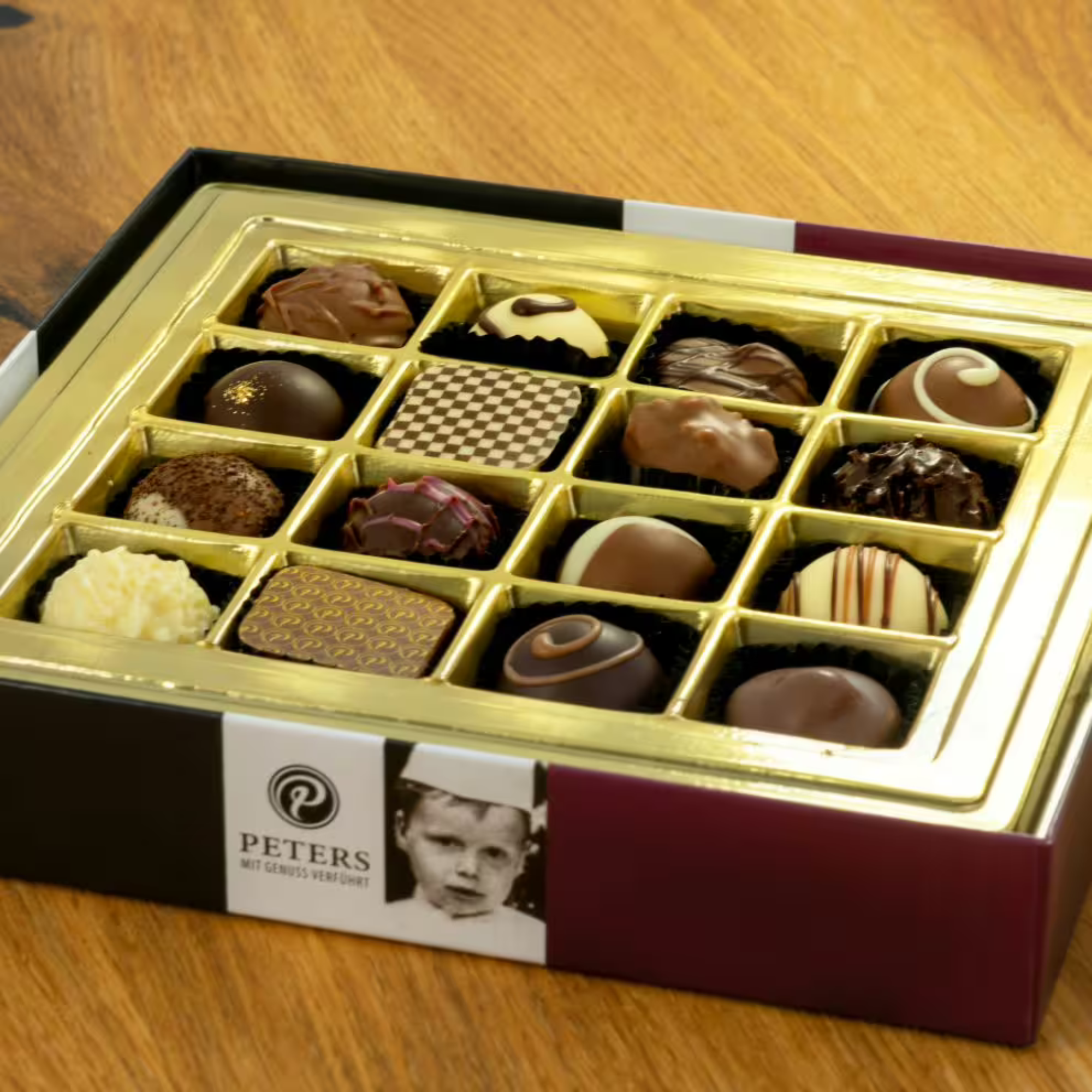 Trüffel & Pralinen 200 g (4) Auswahl aus PETERS Pralinen mit weißer, dunkler und Vollmilchschokolade